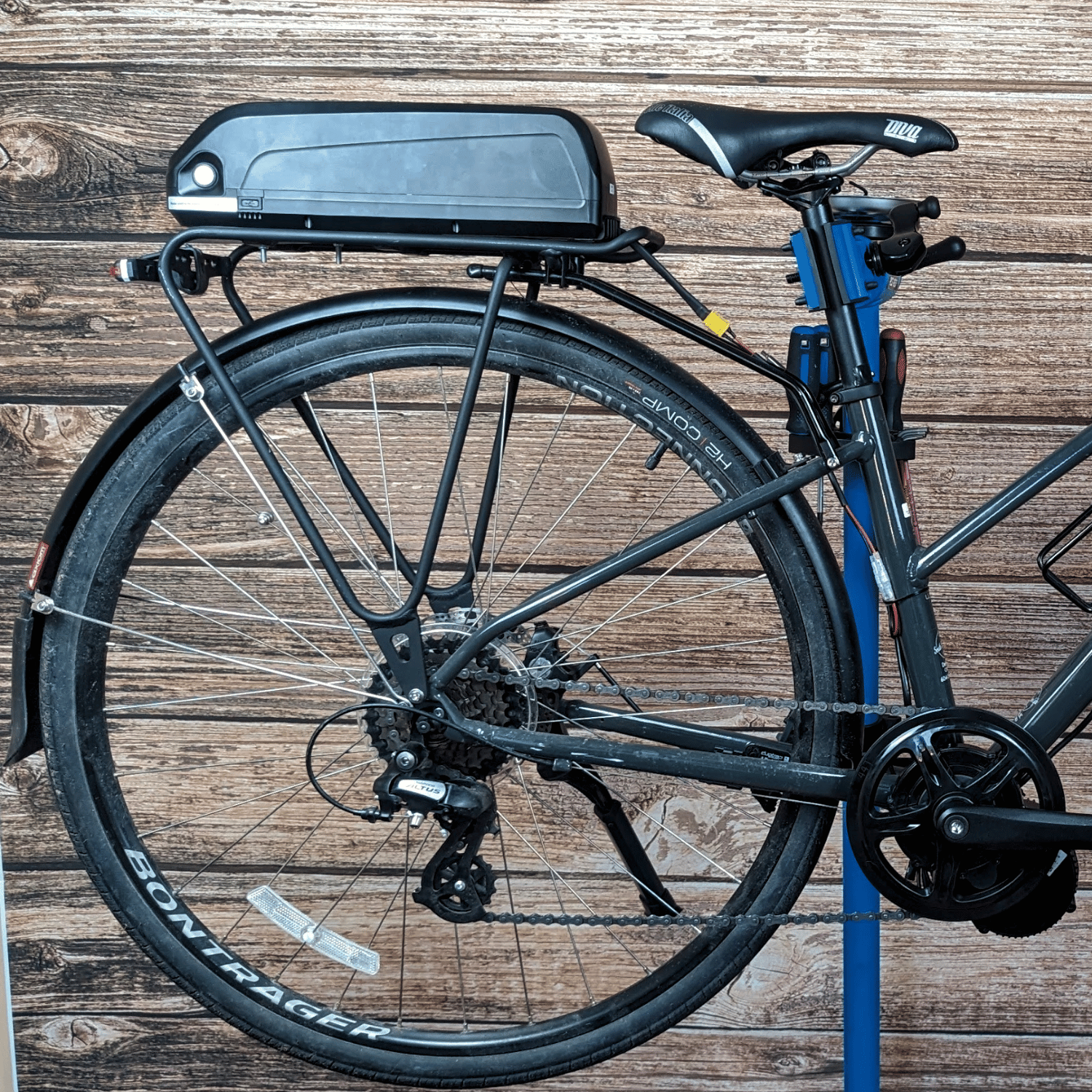 Trek FX1 e-bike conversion with battery mounted on rear rack